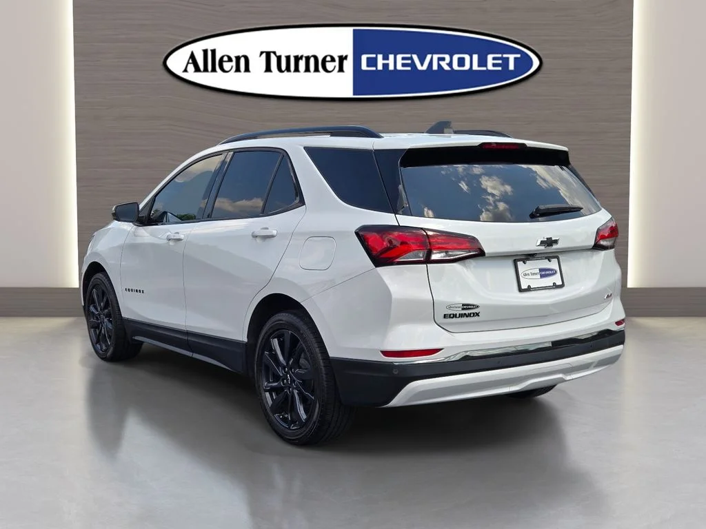 Used 2022 White Chevrolet RS image 9