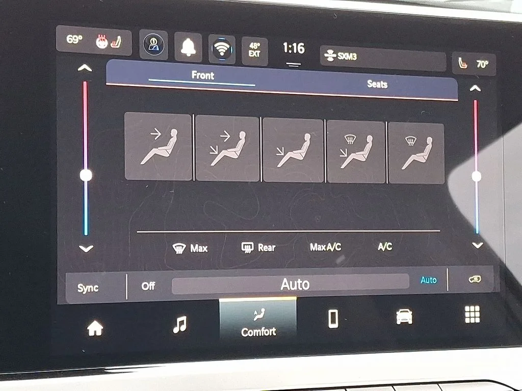 New 2026 Black Jeep Latitude image 12