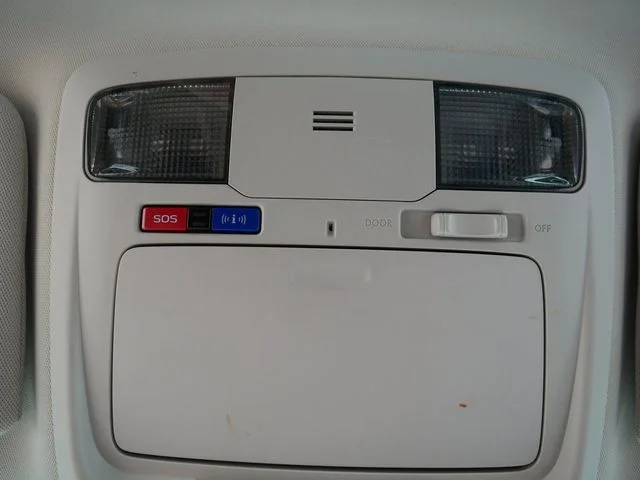 Used 2016 Silver Subaru 2.5i image 33