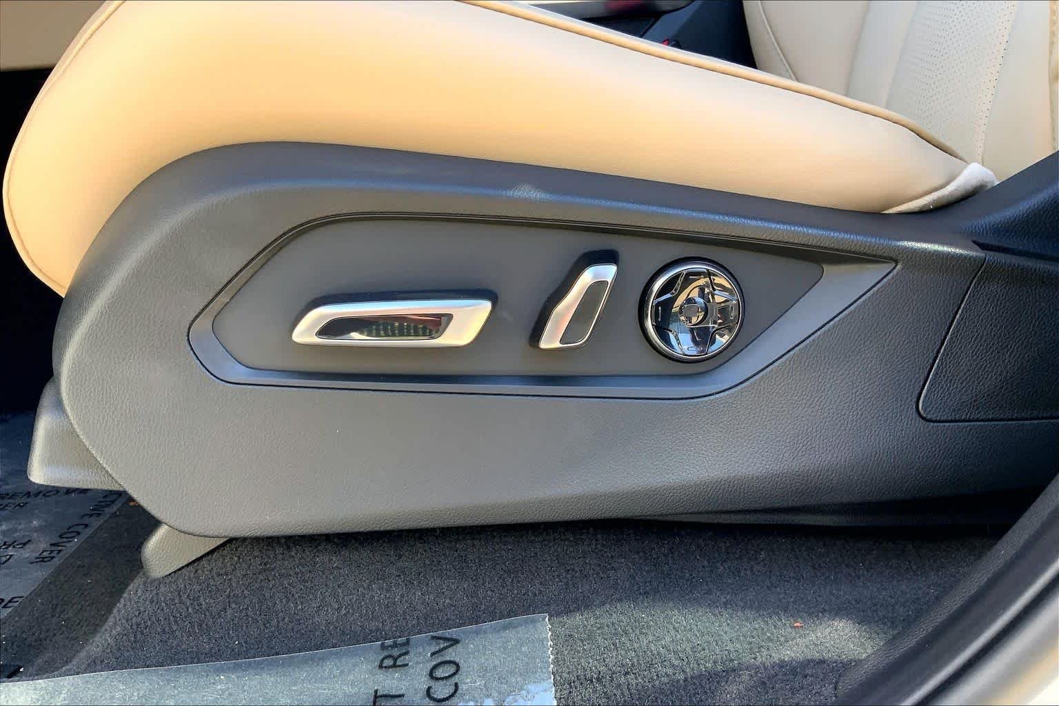 New 2026 Platinum White Pearl Acura w/Technology Package image 19