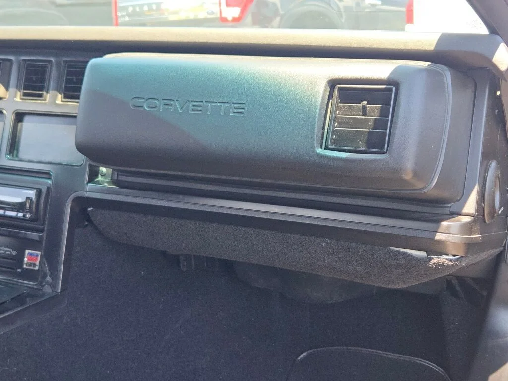 Used 1986 Black Chevrolet Base image 8