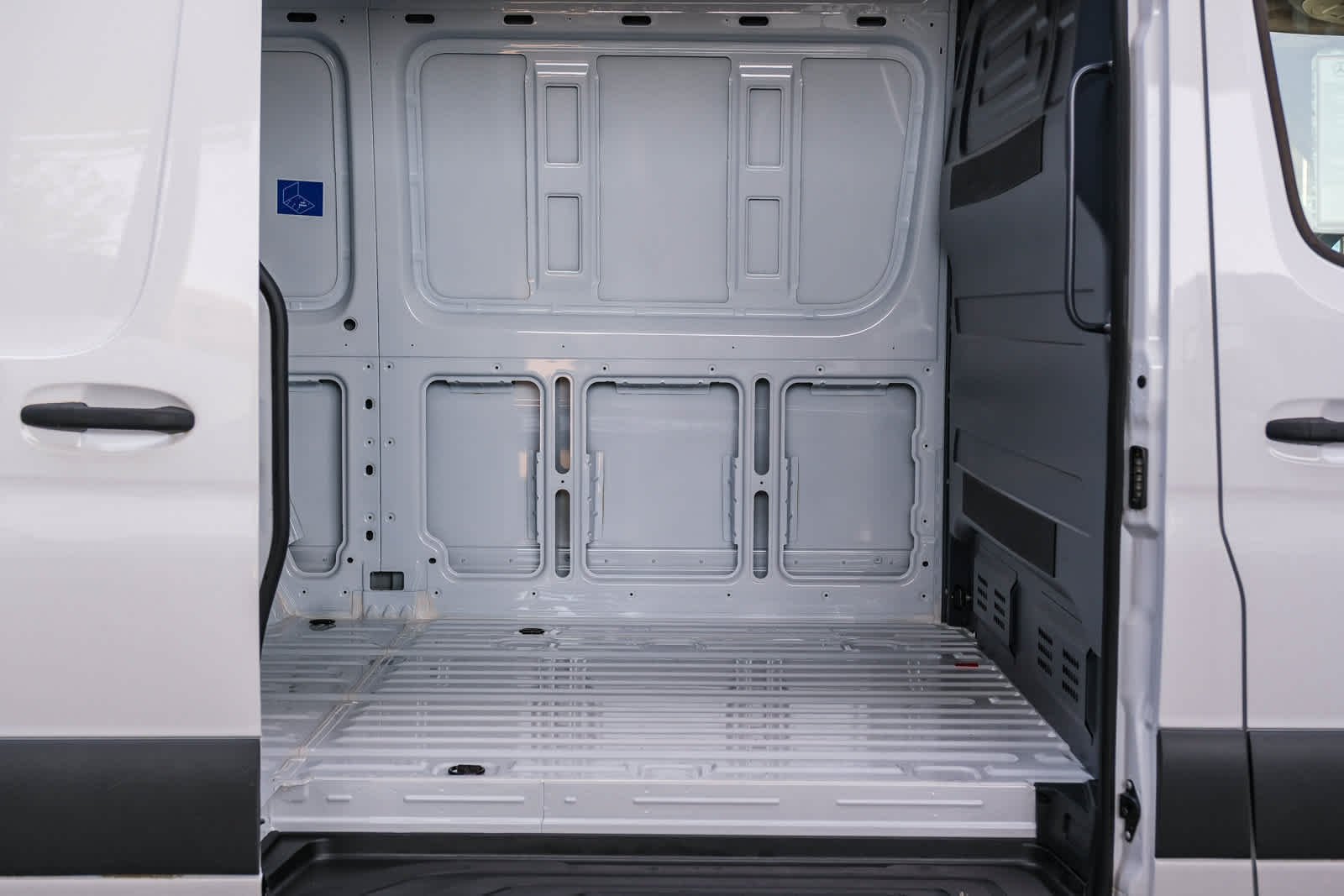 New 2025 Arctic+White Mercedes-Benz Cargo 144 WB  RWD 2.0L 4-Cylinder image 16