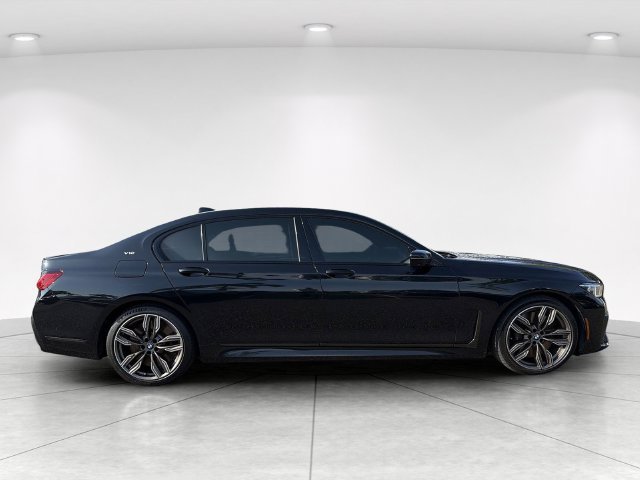 Used 2022 Black Sapphire Metallic BMW M760i xDrive image 5