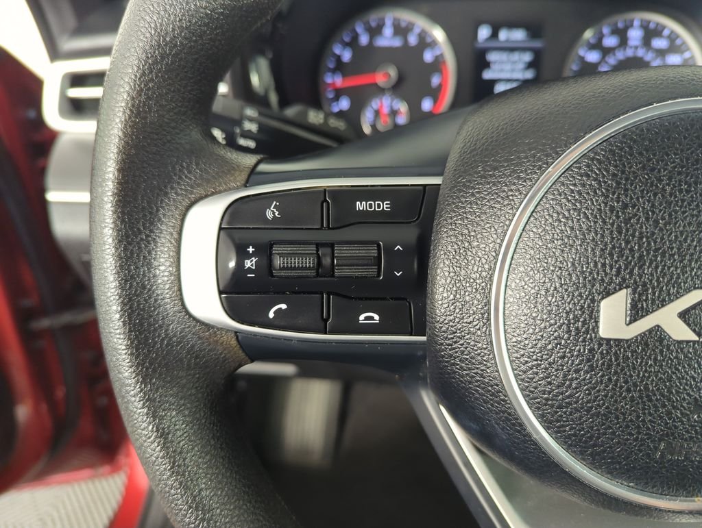 Used 2023 Red Kia LXS image 22
