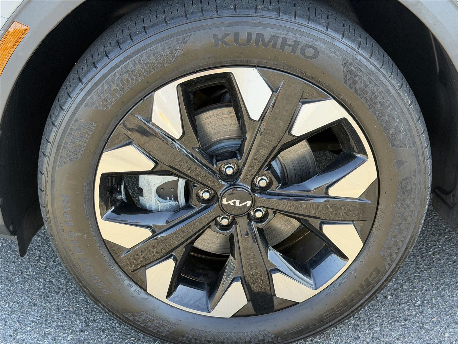 Used 2023 Wolf Gray Kia X-Line image 35