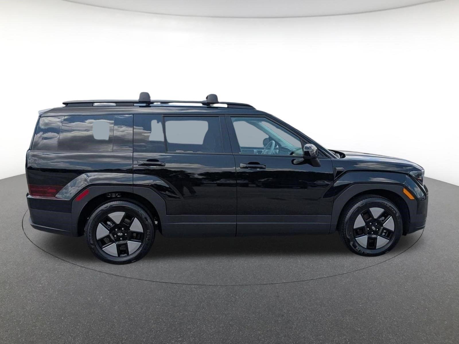 New 2026 Phantom Black Hyundai SEL image 3
