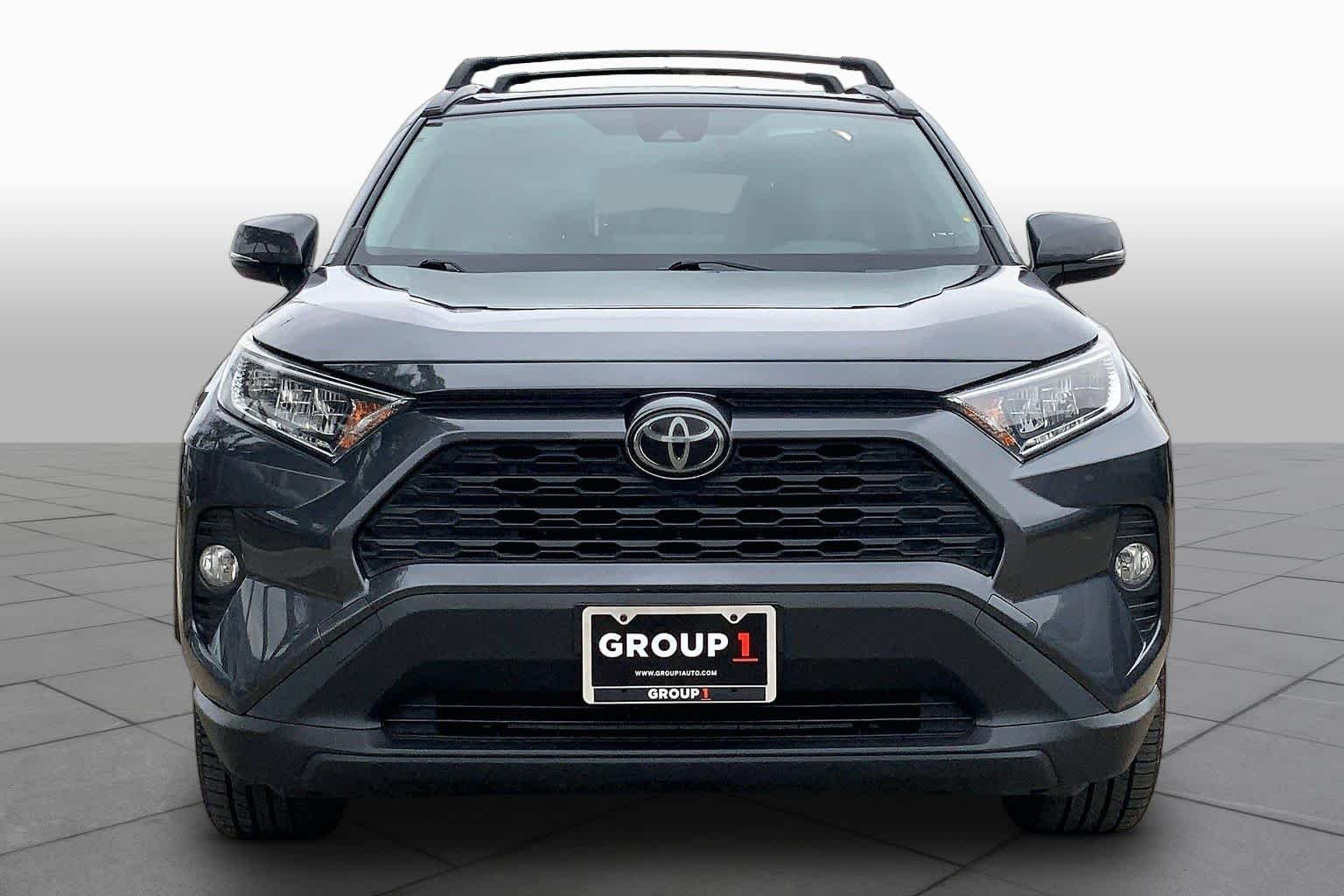 Used 2020 Magnetic Gray Metallic Toyota XLE Premium image 4