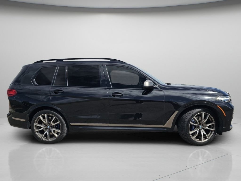 Used 2022 Black Sapphire Metallic BMW M50i image 32