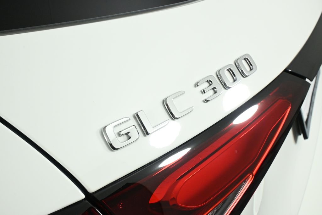 New 2026 Polar White Mercedes-Benz GLC 300 image 27