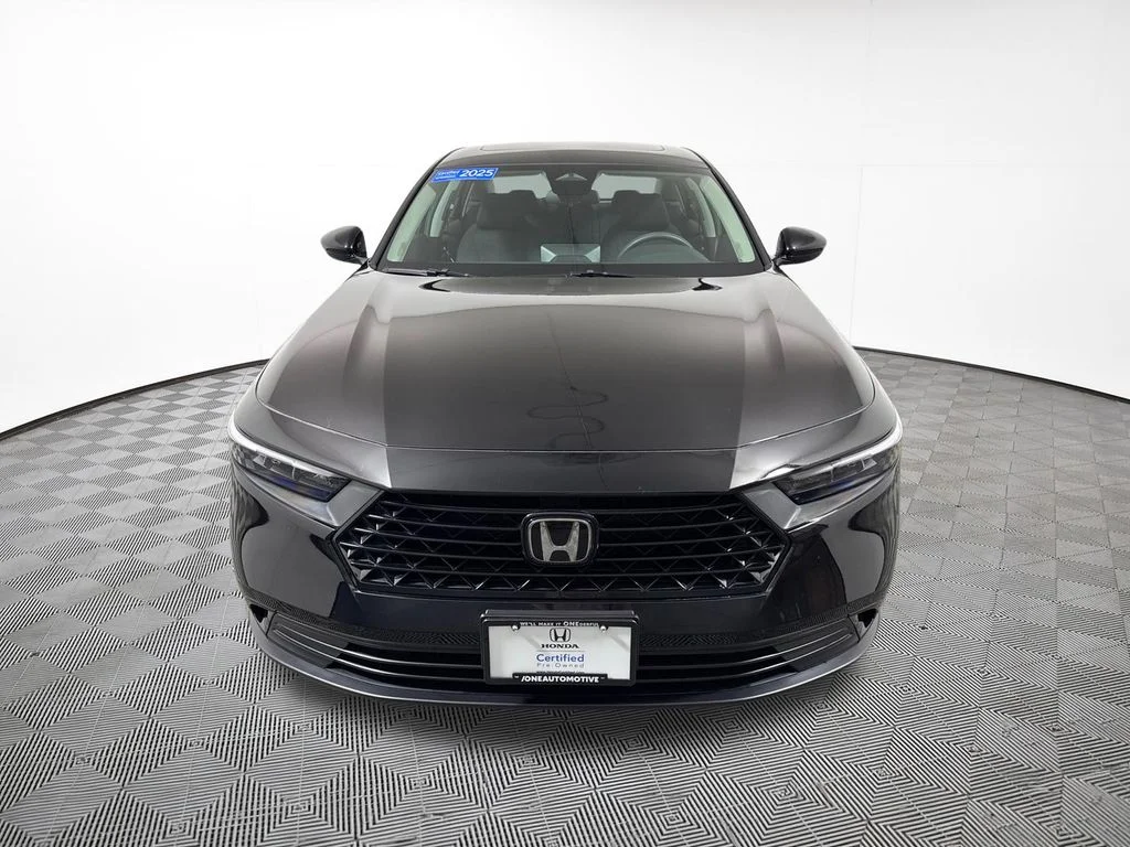 Certified Used 2025 Crystal Black Pearl Honda 1.5T SE image 3