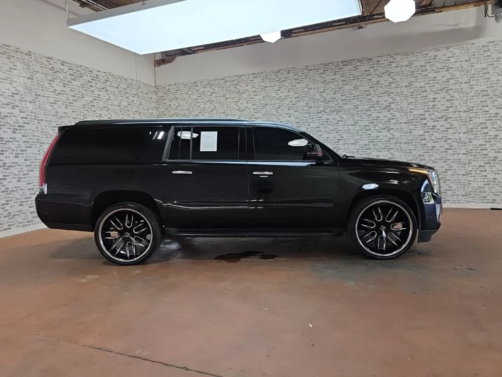 Used 2020 Black Raven Cadillac Luxury image 6