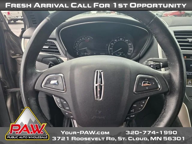 Used 2017 Silver Lincoln Premiere image 13