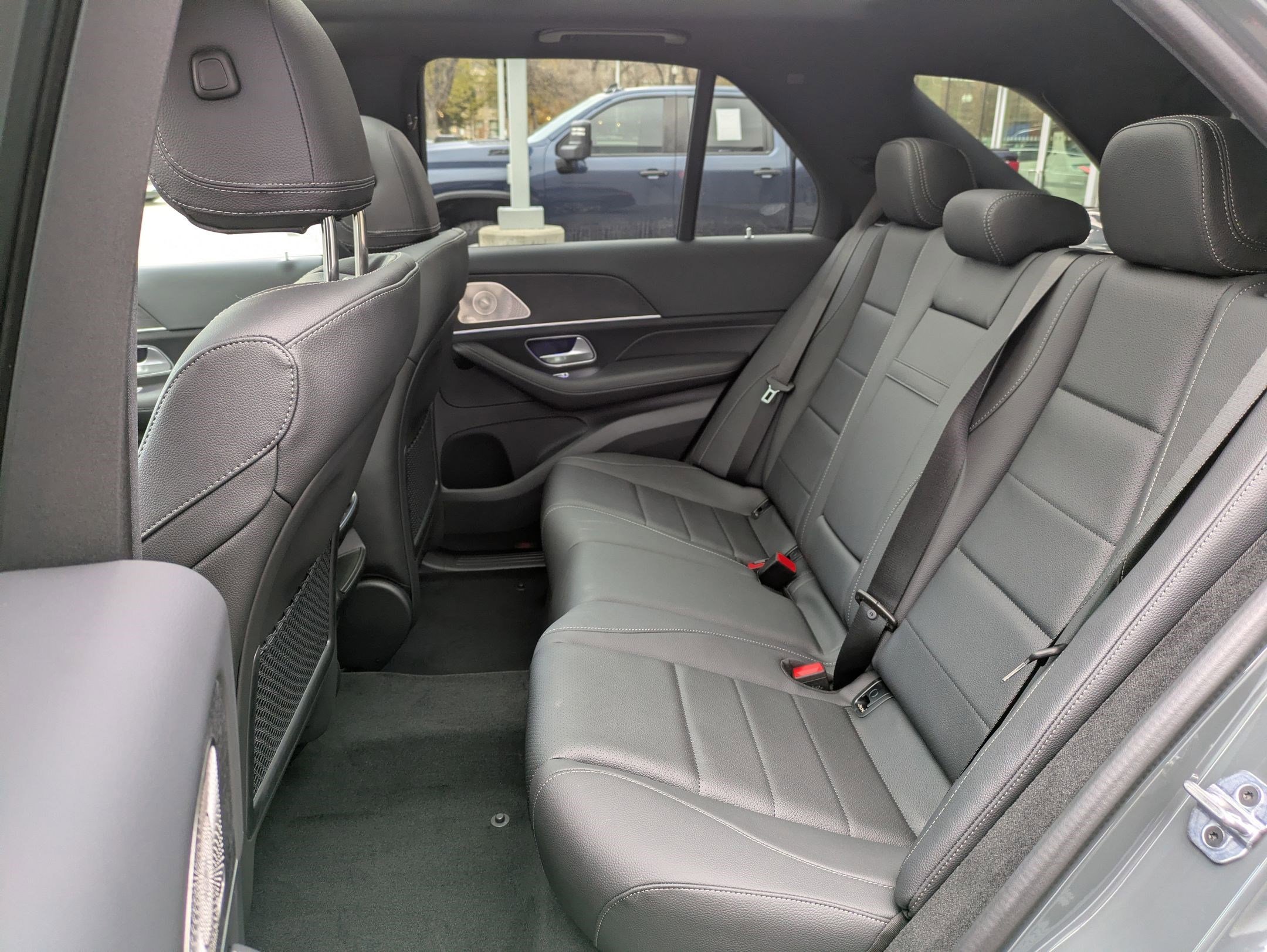 New 2026 MANUFAKTUR Silicon Grey Mercedes-Benz GLE 350 image 16
