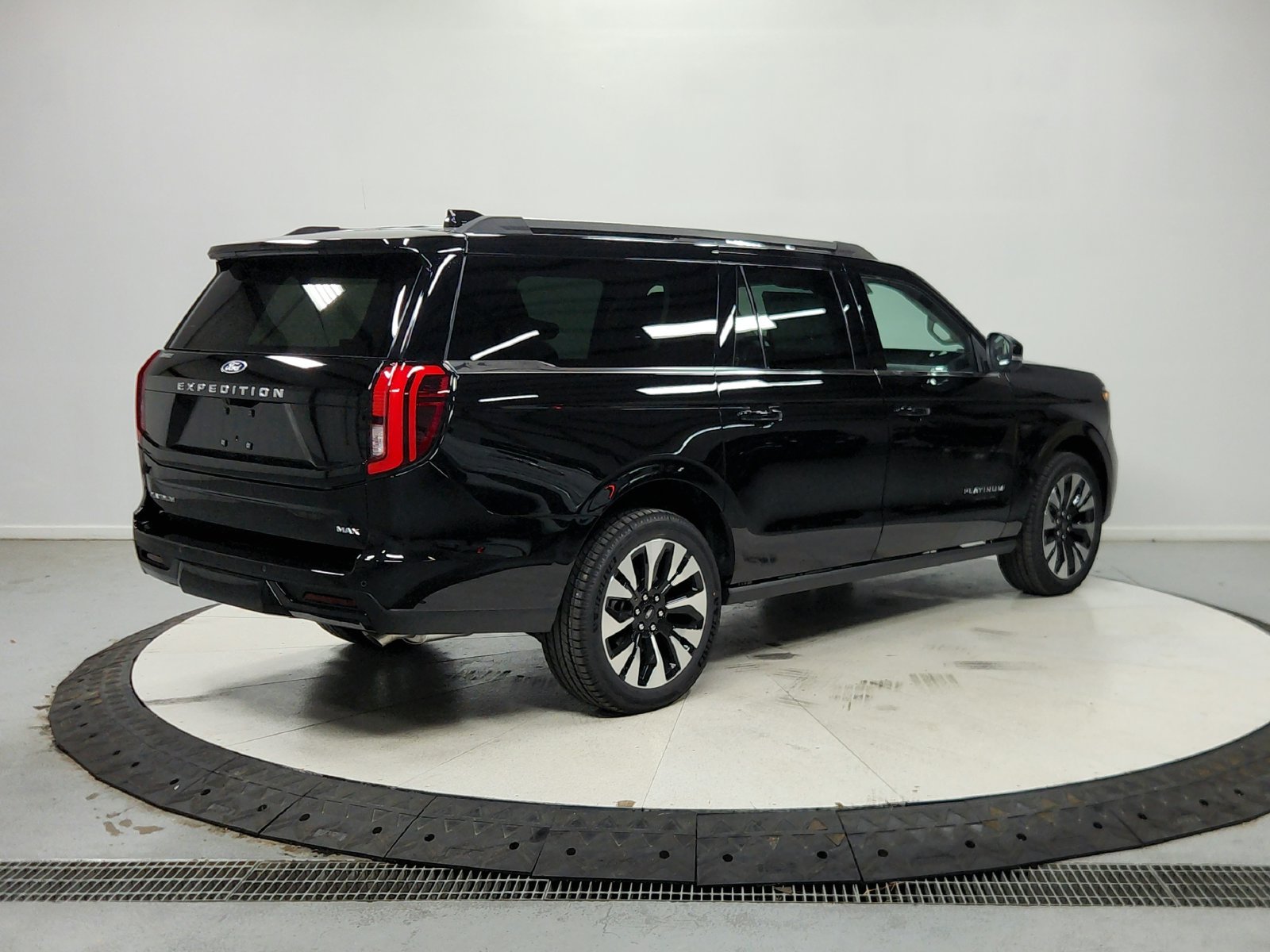 New 2027 Agate Black Metallic Ford MAX Platinum image 8