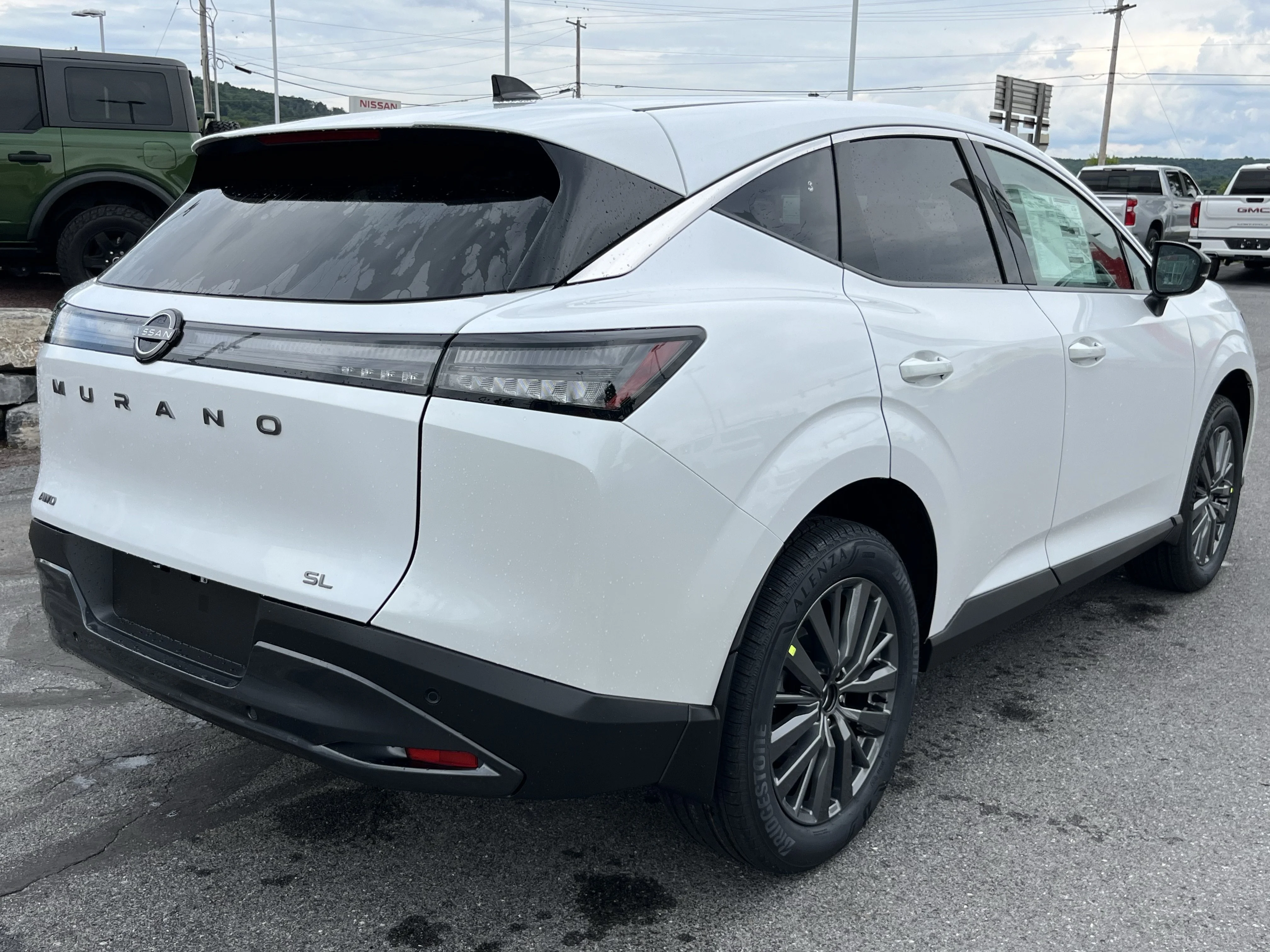 New 2026 Everest White Pearl TriCoat Nissan SL image 6