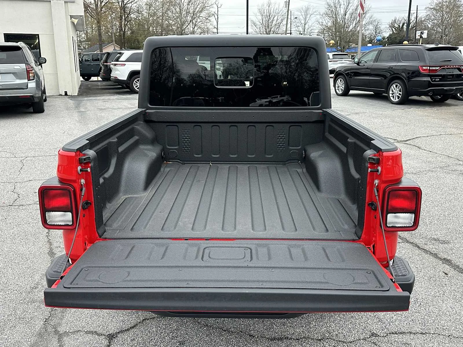 New 2026 Firecracker Red Clear-Coat Exterior Paint Jeep Sport S image 18