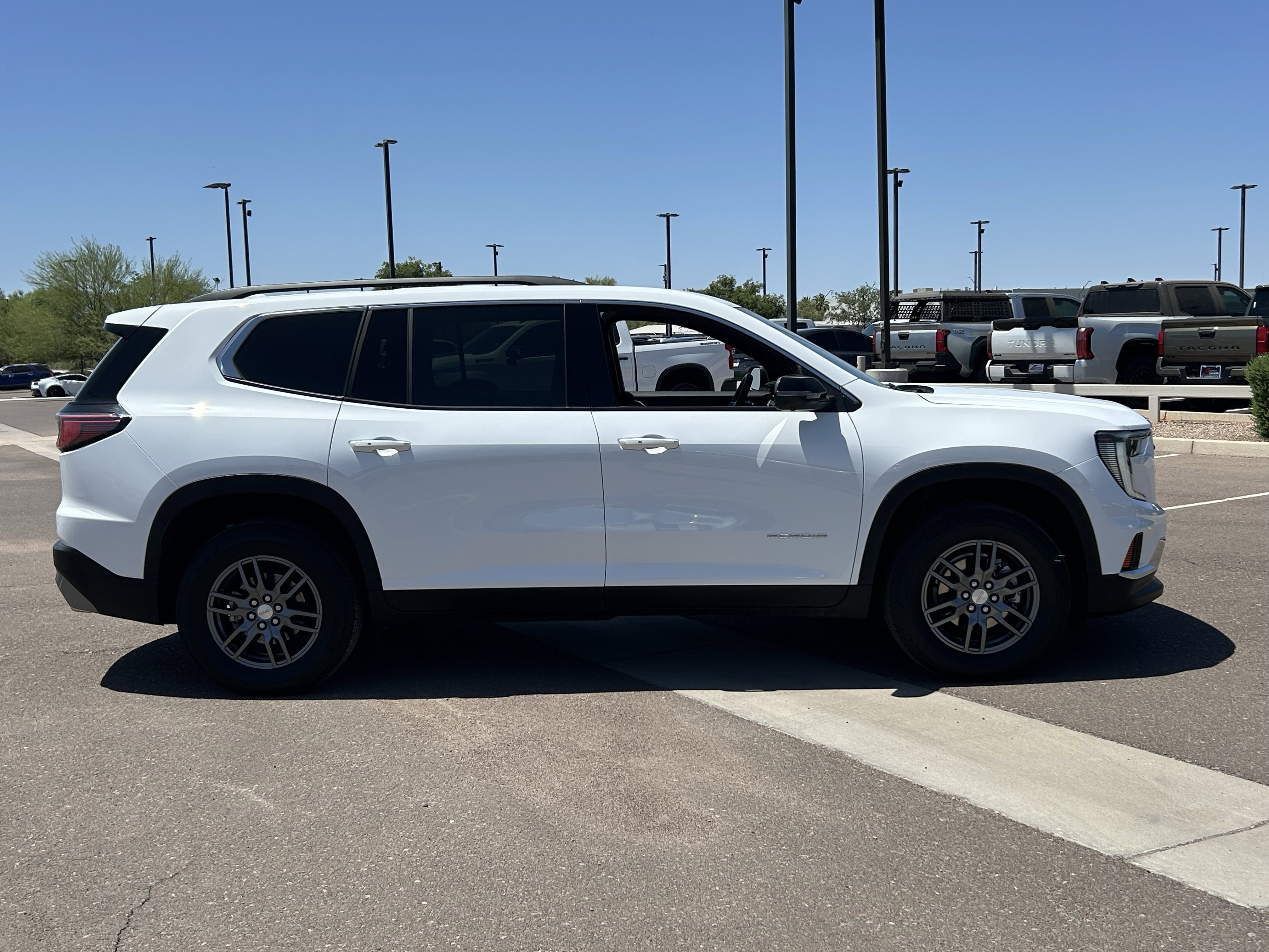 2025 GMC Acadia Elevation - Photo 6