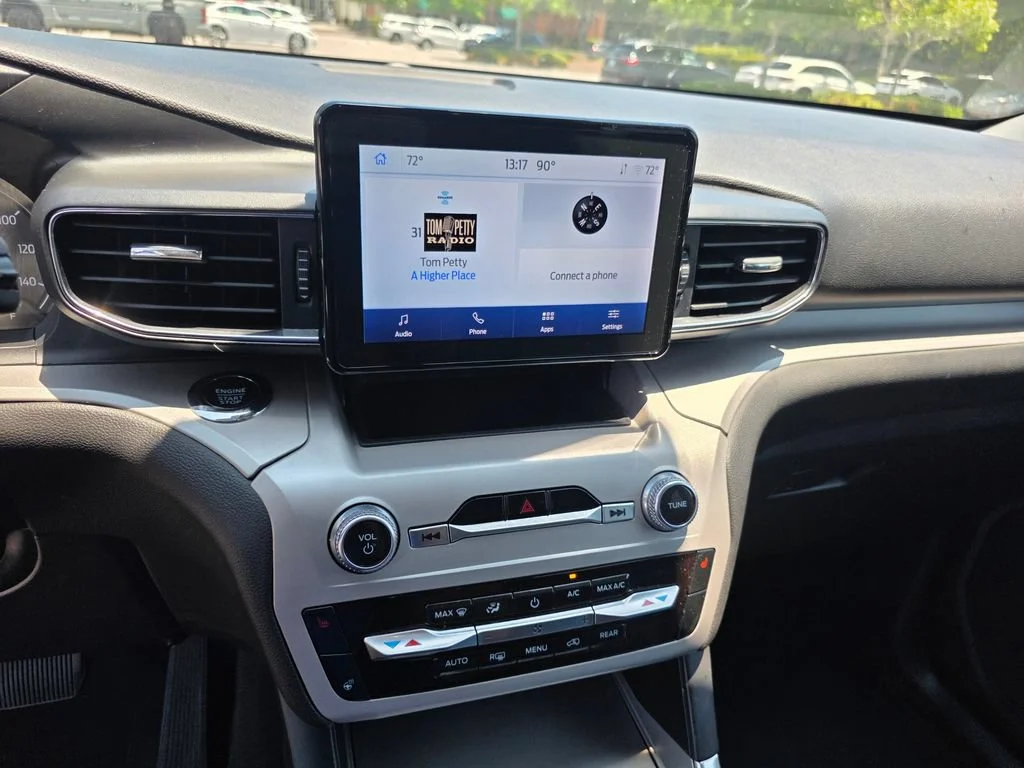 Used 2023 White Ford XLT image 17