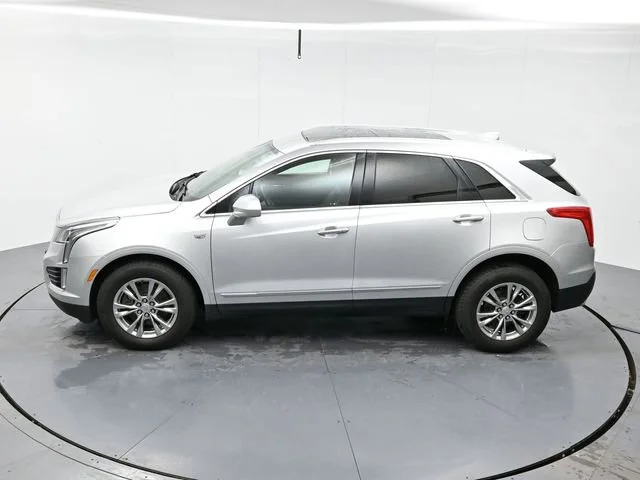 Used 2017 RADIANT SILVER METALLIC Cadillac Luxury FWD image 36