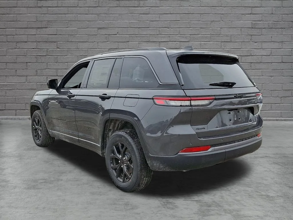 New 2026 Baltic Gray Metallic Clearcoat Jeep Laredo Altitude image 6