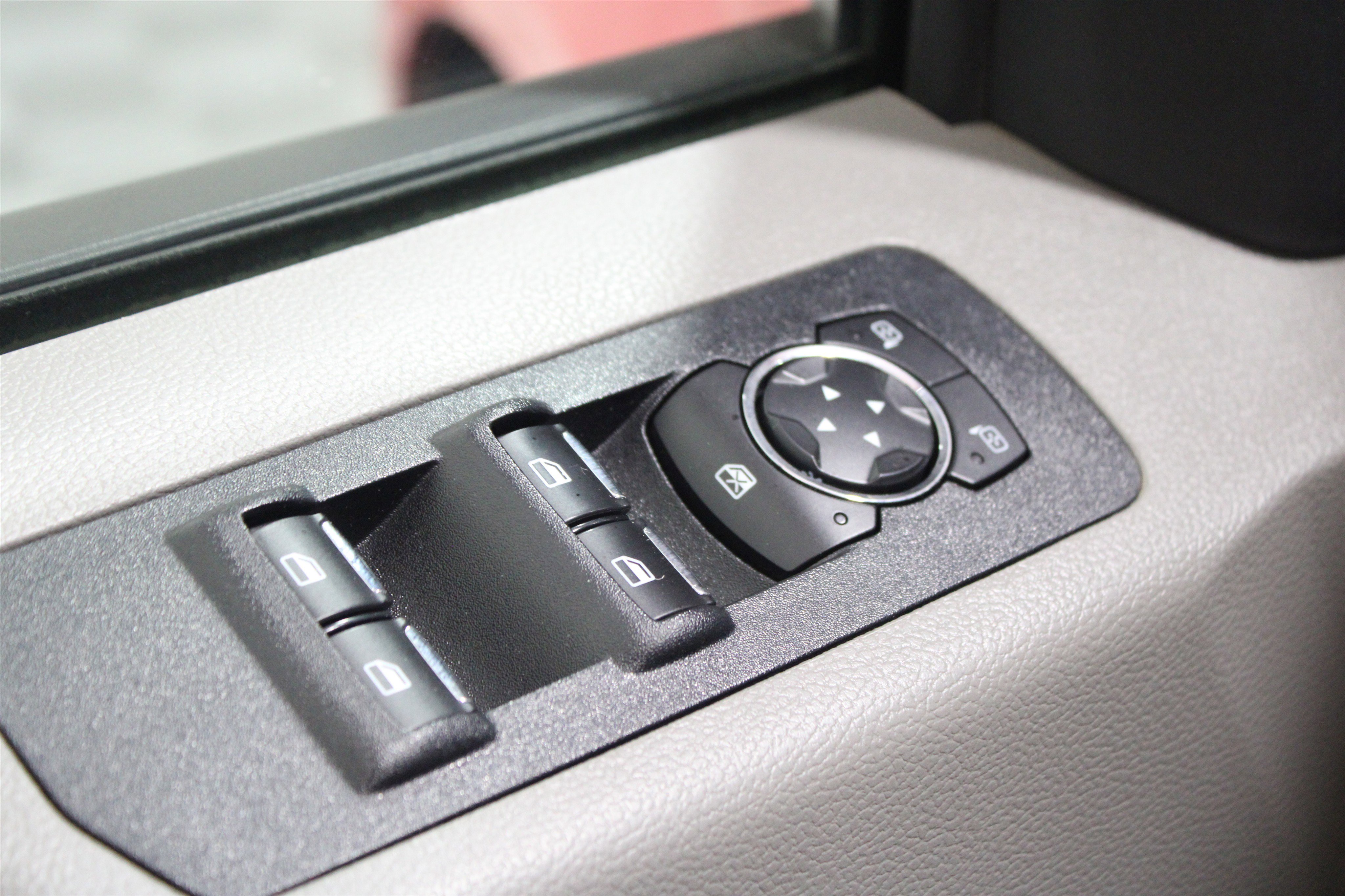 2020 Ford F-150 XLT photo 3