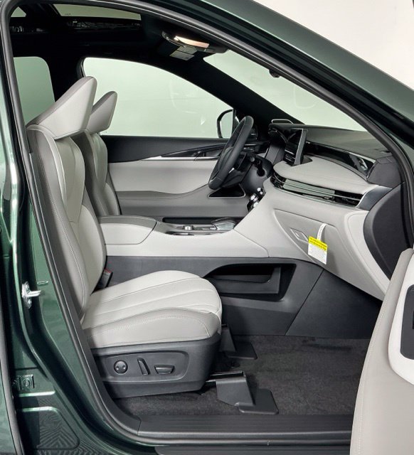 New 2027 DEEP EMERALD INFINITI Sport AWD image 26