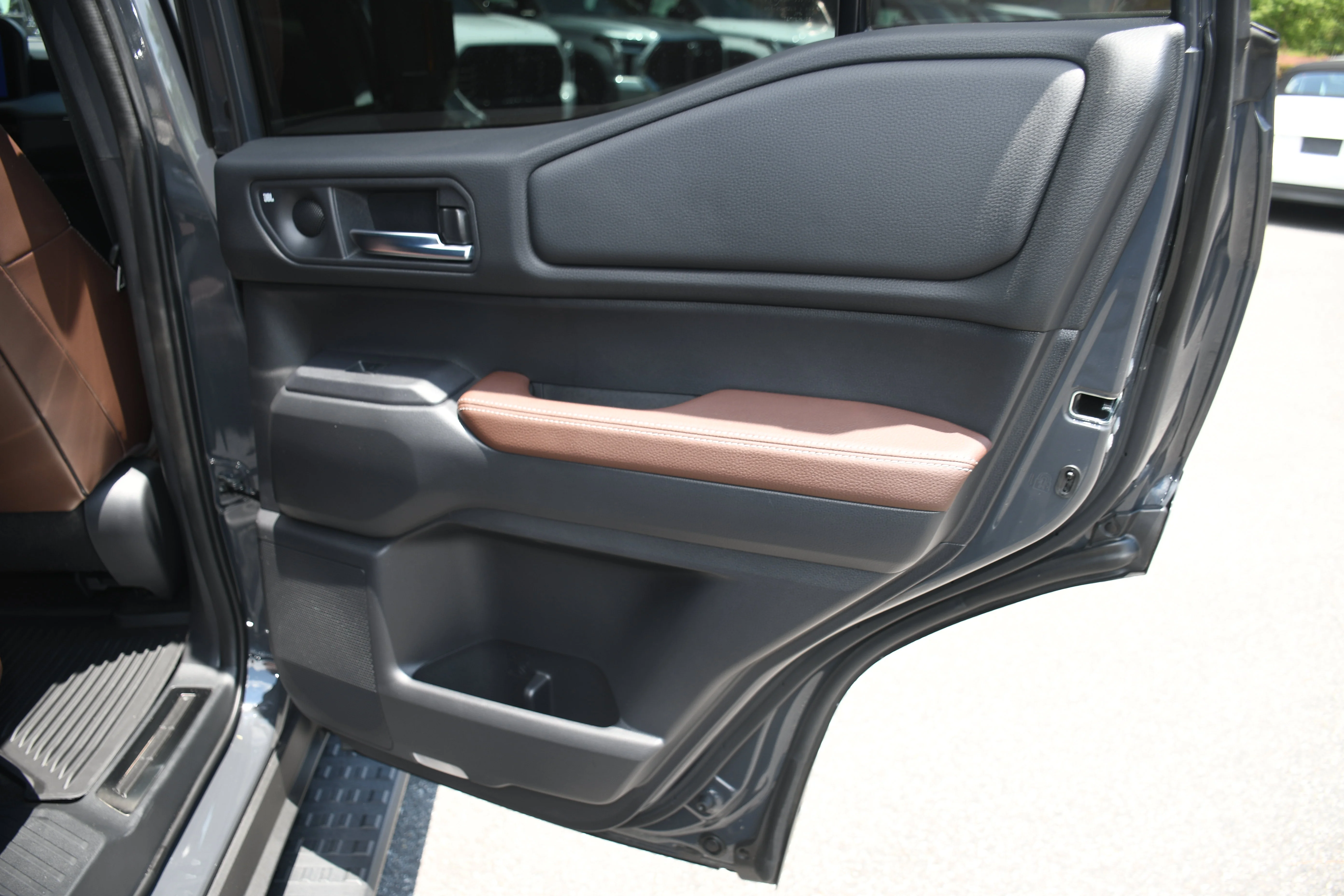 Certified Used 2025  Toyota  image 21