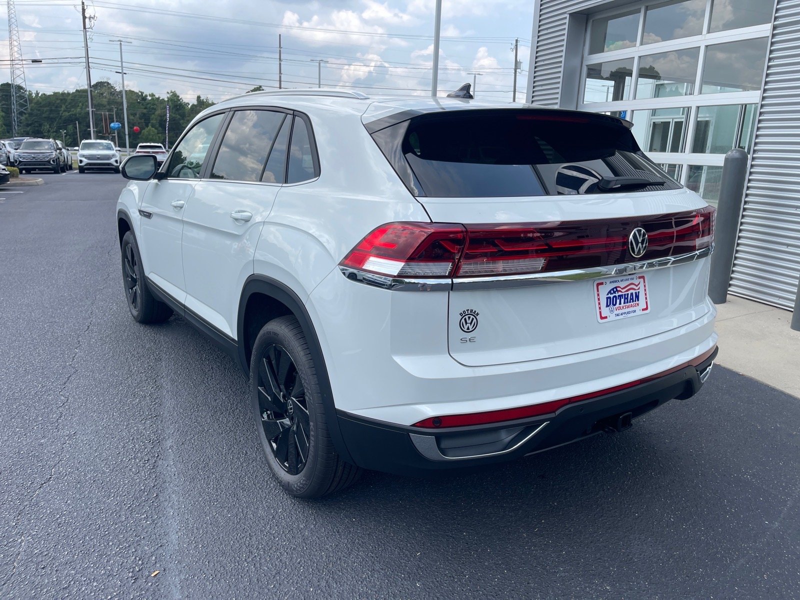New 2026 Opal White Pearl Volkswagen SE image 13