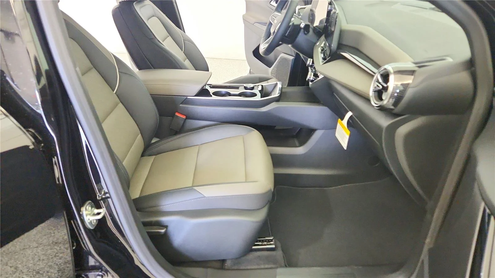 2026 Chevrolet Equinox LT - Photo 35