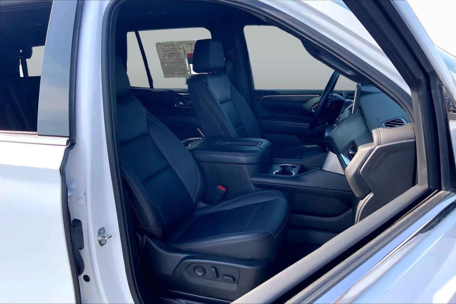 Used 2024 Summit White Chevrolet LT image 17