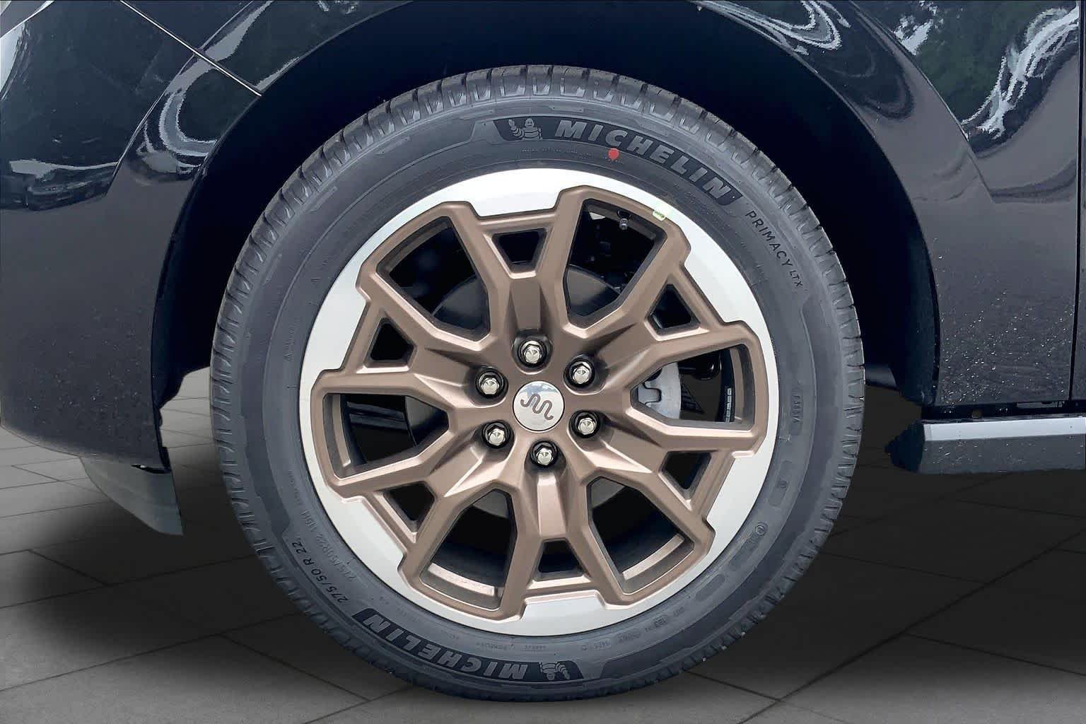 New 2027 Agate Black Metallic Ford King Ranch image 17