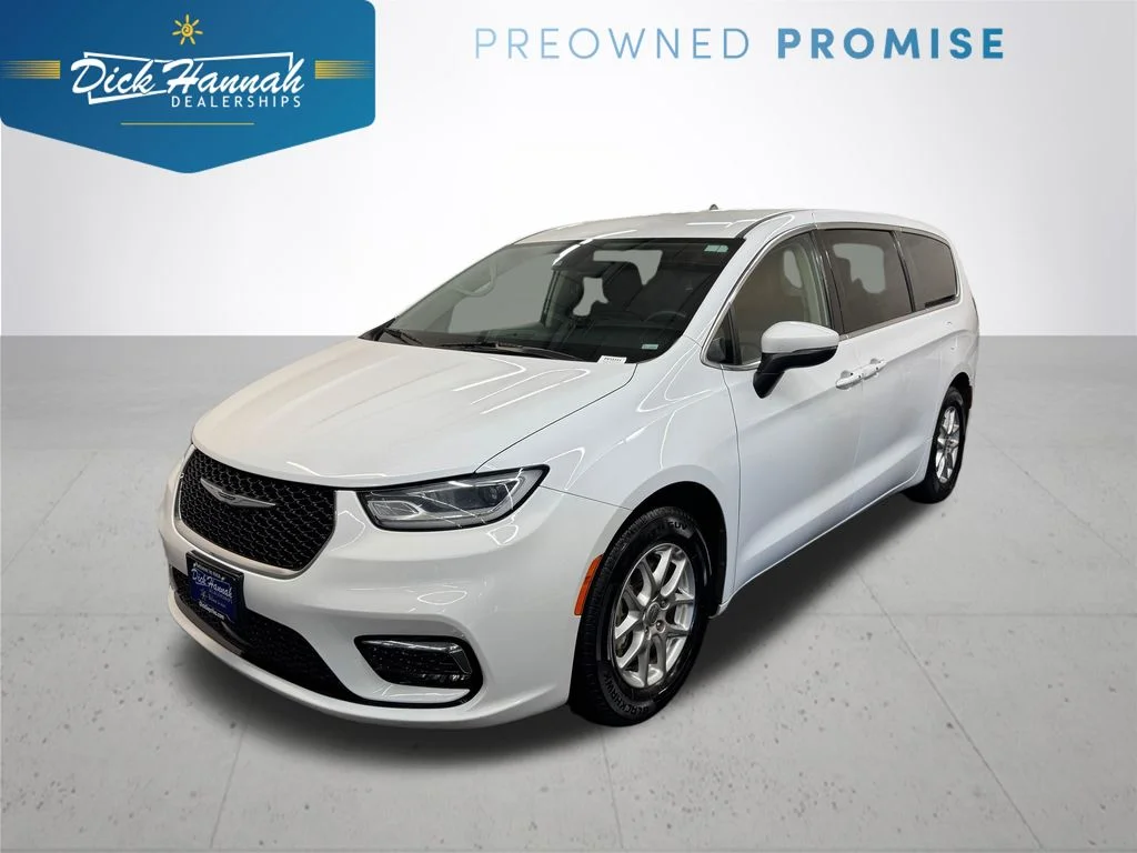 Used 2023 White Chrysler Touring L image 1