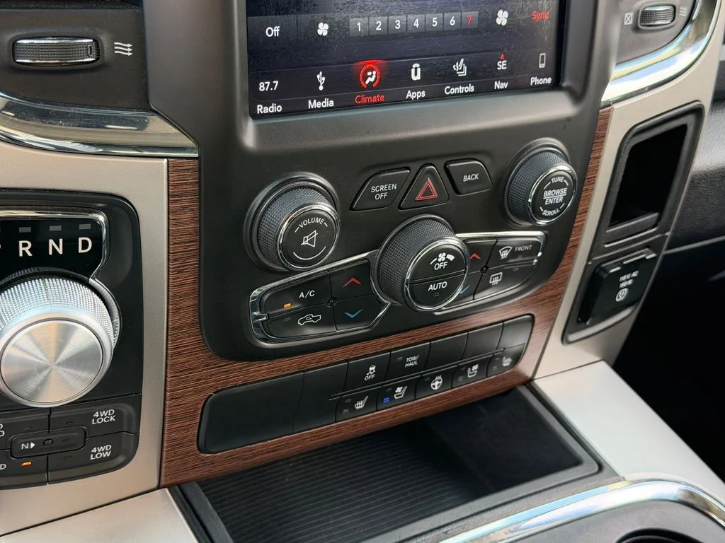 Used 2018 Granite Crystal Clearcoat Metallic Ram Laramie image 23