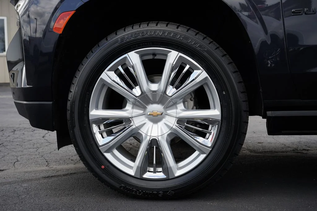 2023 Chevrolet Suburban High Country - Photo 11