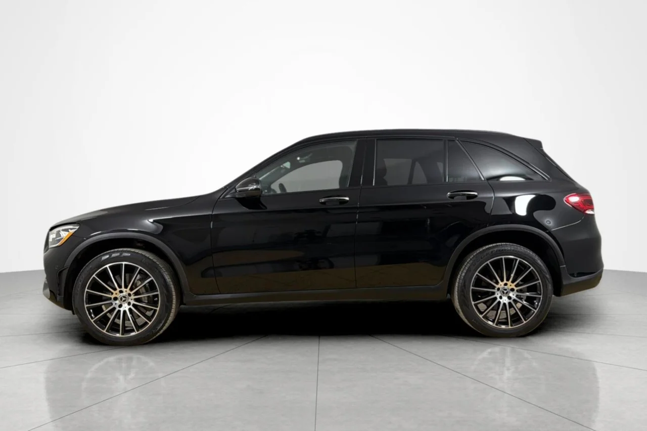 Certified Used 2022 Black Mercedes-Benz GLC 300 image 2