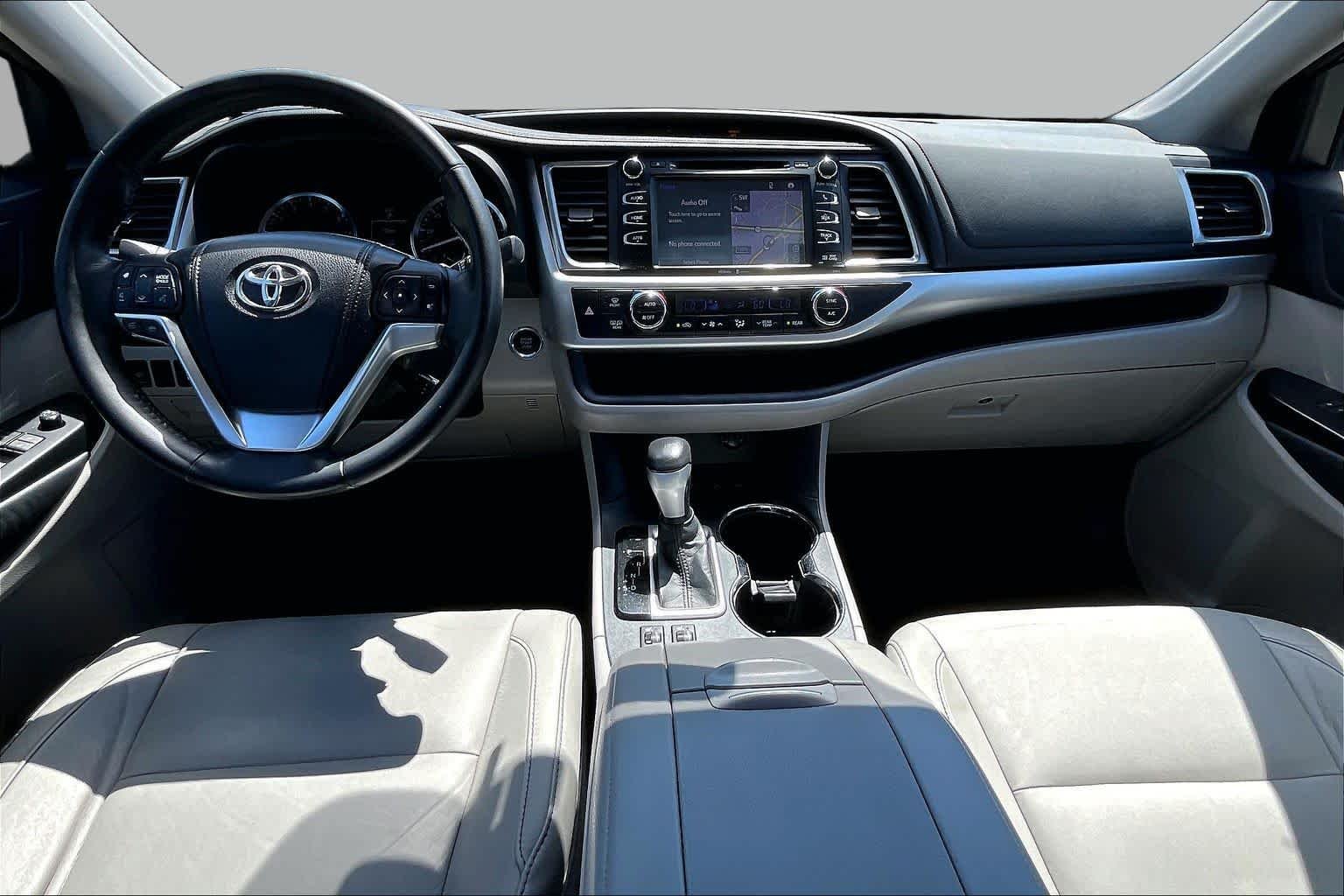 Used 2014 Attitude Black Metallic Toyota XLE image 16