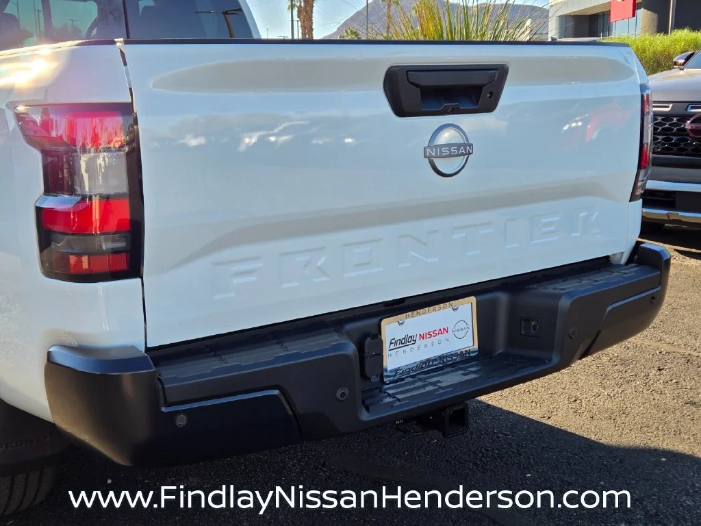 New 2027 Glacier White Nissan King Cab® S image 6