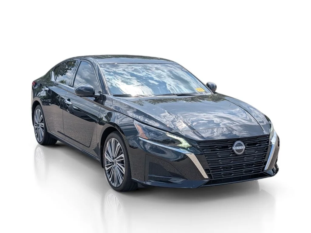Used 2025 Black Nissan 2.5 SL image 3