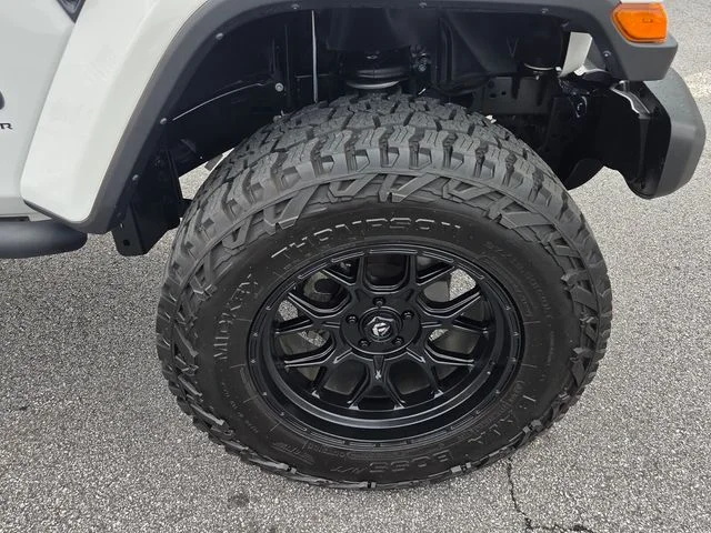Used 2023 White Jeep Sport S image 11