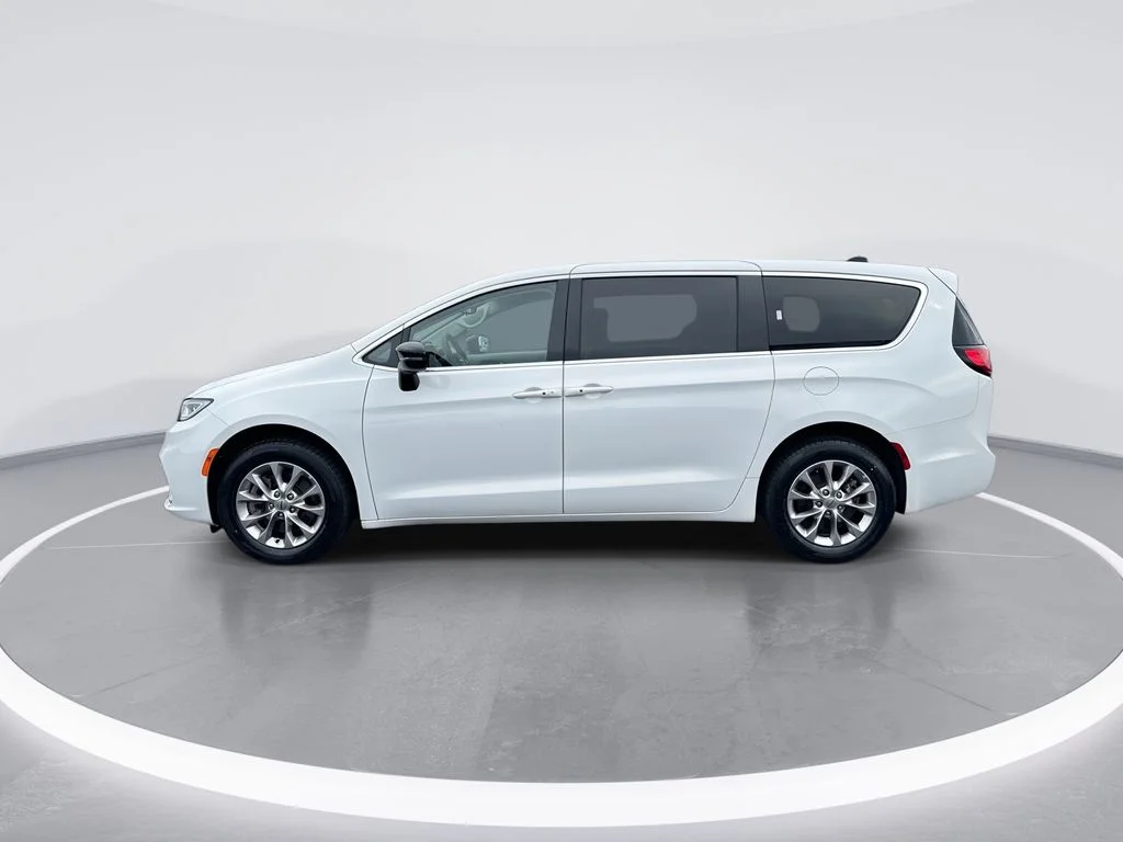 Used 2024 White Chrysler Touring L image 5