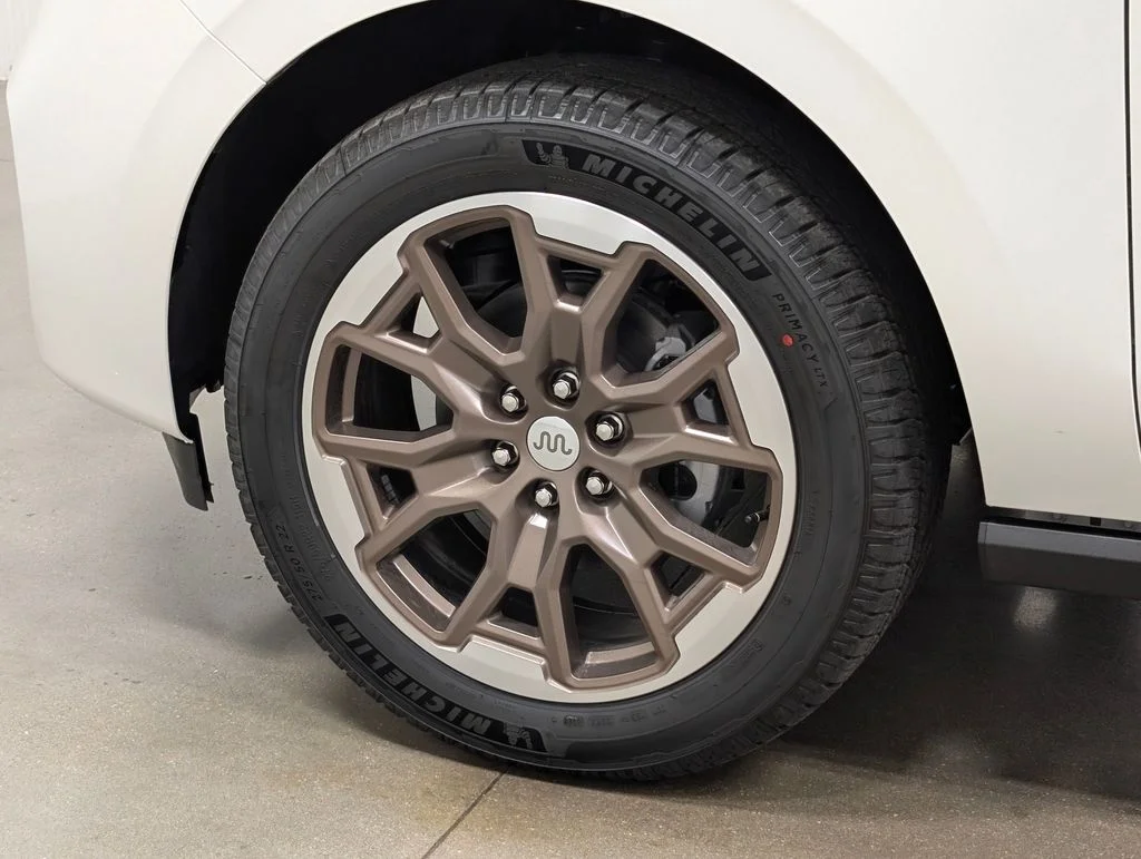 New 2027 Star White Metallic Tri-Coat Ford King Ranch® image 2