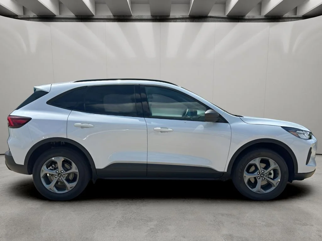 Used 2026 Star White Metallic Tri-Coat Ford ST Line image 10