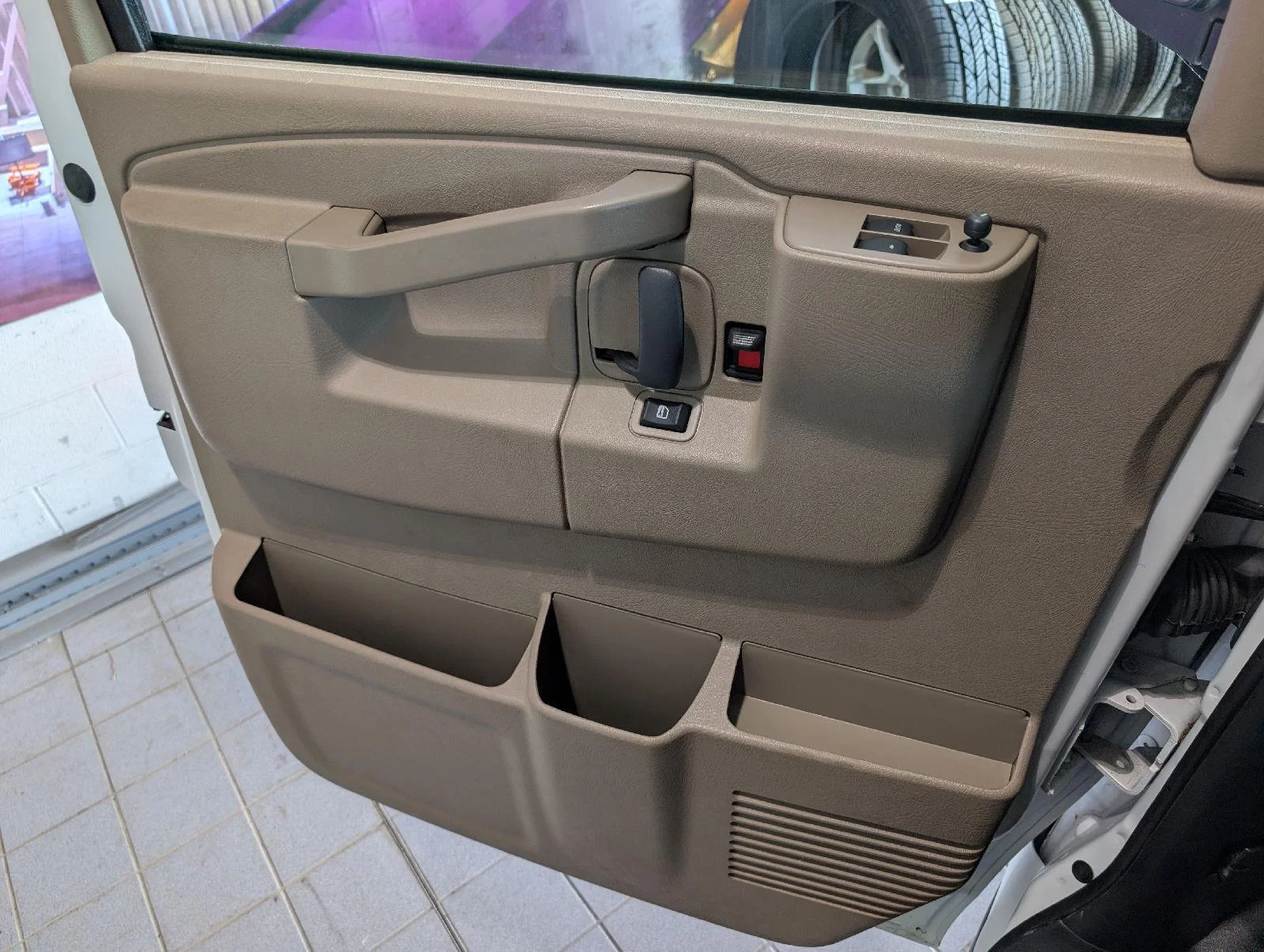 Used 2025 Summit White GMC Work Van image 14
