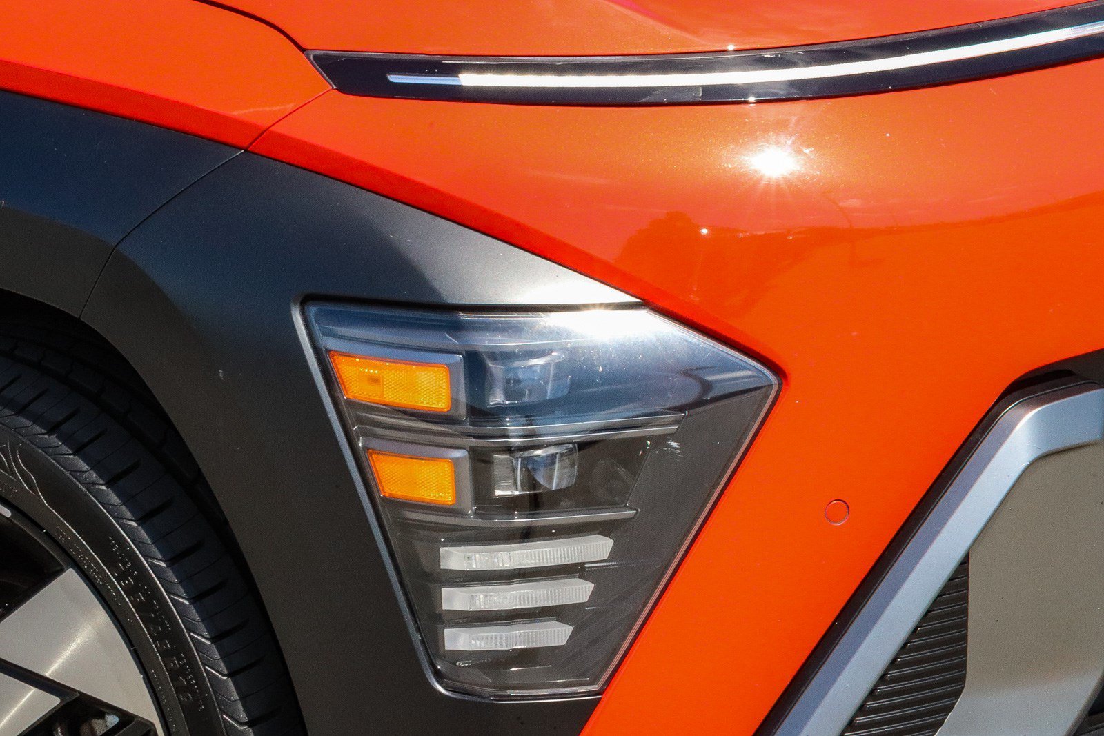 Used 2024 Soultronic Orange Pearl Hyundai Limited image 9