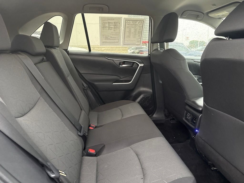 2024 Toyota RAV4 XLE - Photo 10