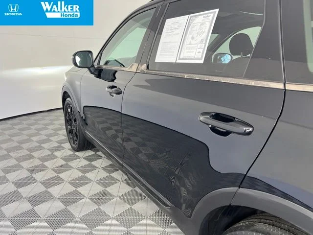 Used 2022 Black Kia EX image 12