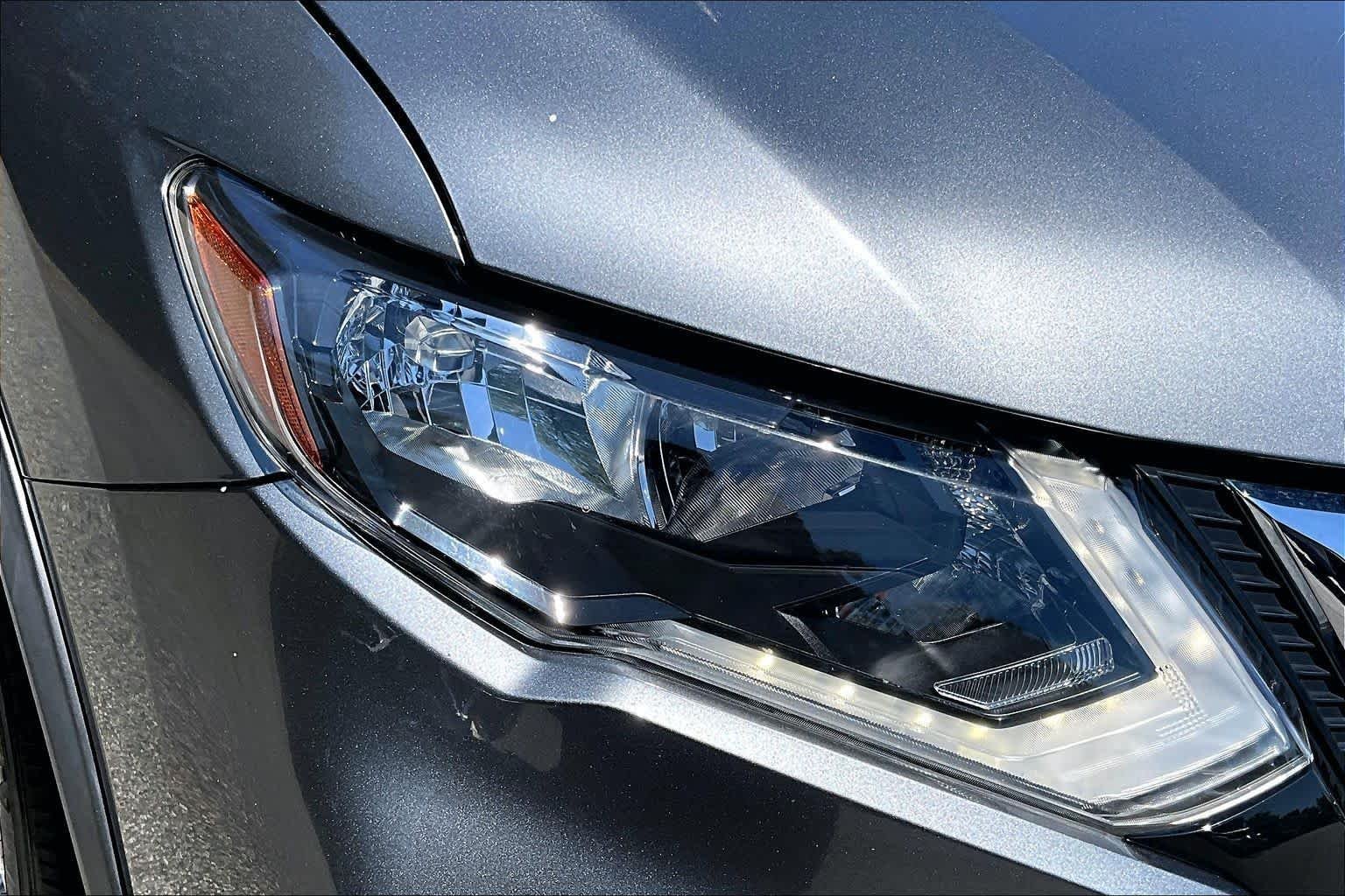 Used 2019 Gun Metallic Nissan SV image 28