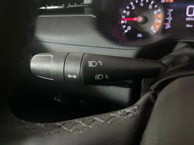 New 2026 Red Hot Pearl-Coat Exterior Paint Jeep Latitude image 17