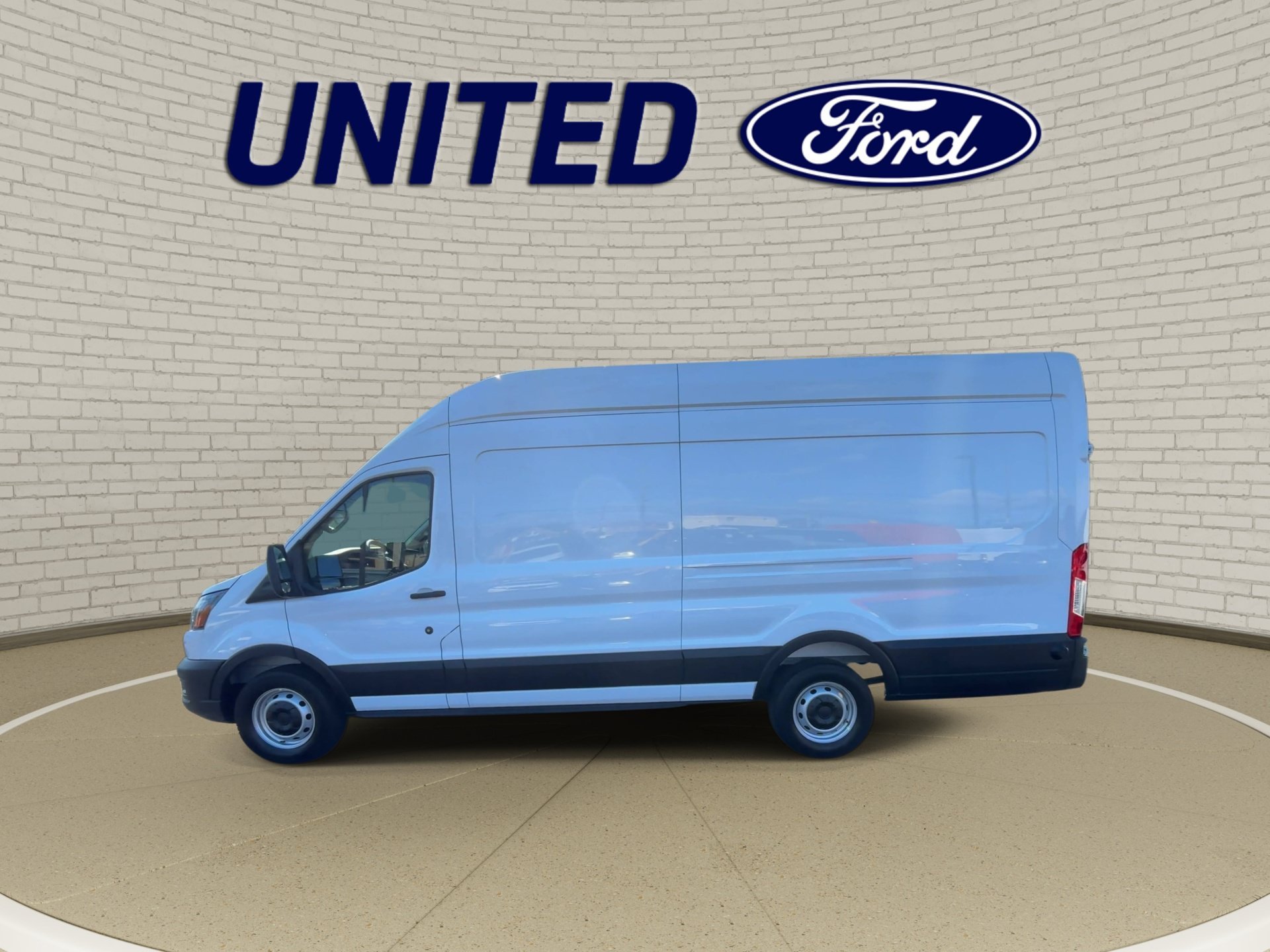 New 2026 Oxford White Ford Cargo Van image 5