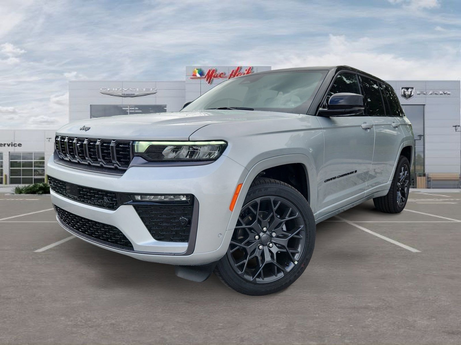 New 2026 Silver Zynith Exterior Paint Jeep Summit image 1